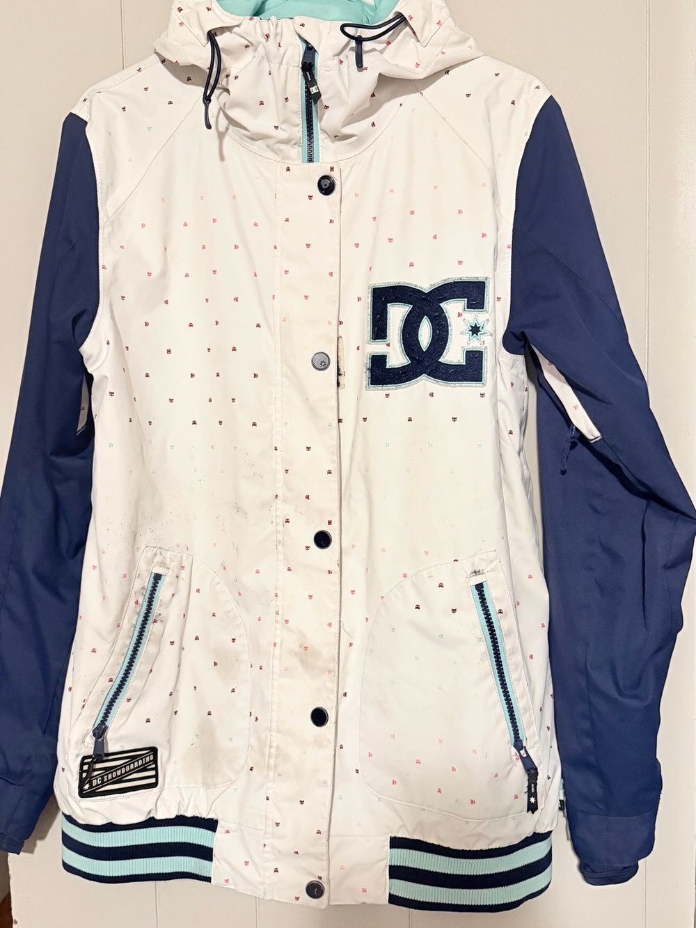 DC Women’s White Jacket with Navy Sleeves
